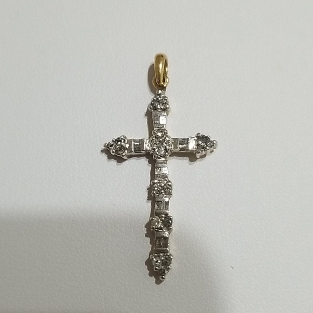 10k Gold Diamond Cross Pendant - Picture 1 of 9